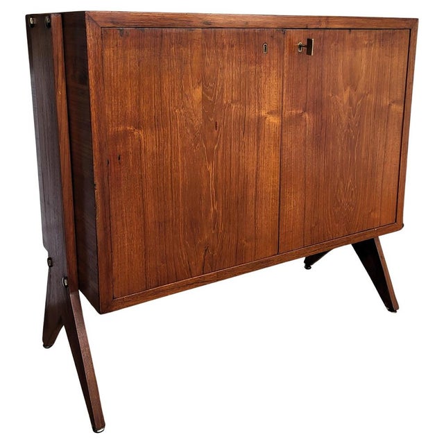 Mid-Century Modern Italian Walnut and Brass Dry Bar Cabinet, 1960s For Sale - Image 11 of 11
