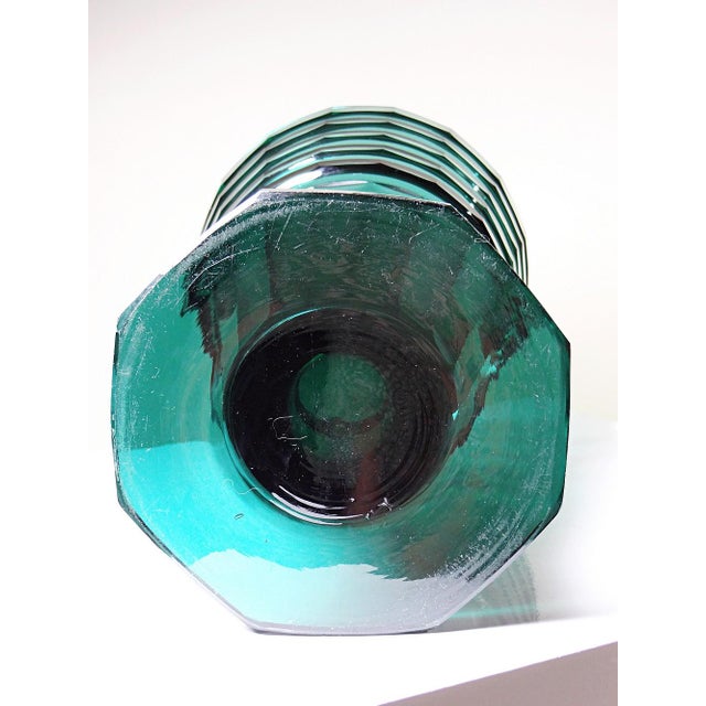 Large Antique Art Deco Vase in Cut Emerald Crystal, Bohemia, 1920s For Sale - Image 14 of 15