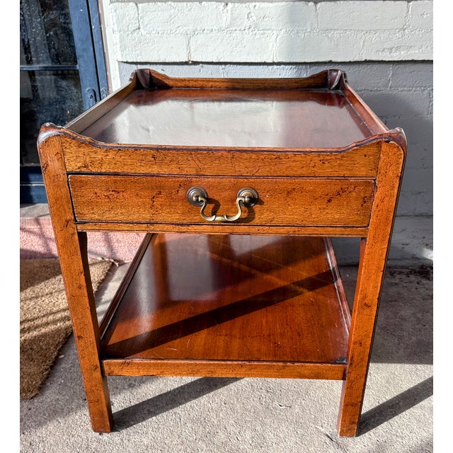 1970s Vintage English Mahogany End Table by Caledonian Inc For Sale - Image 9 of 18