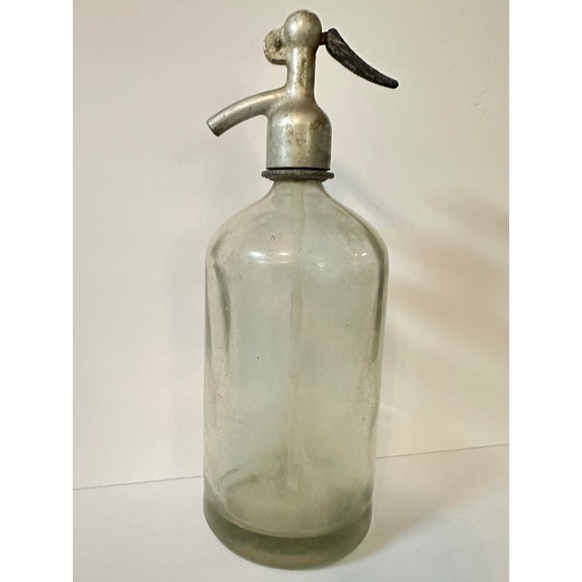 Farmhouse Vintage Mid 20th Century Glass Bar Ware 1 Liter Seltzer Water Bottle For Sale - Image 3 of 8