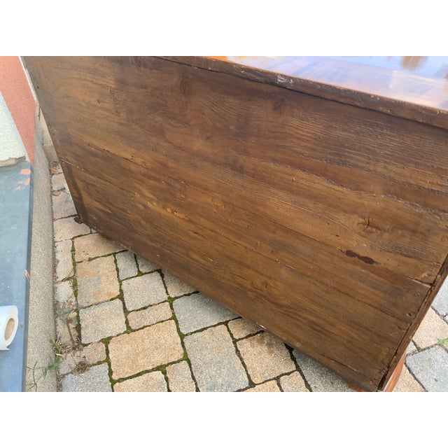 Baroque Chest of Drawers in Walnut, 1760 For Sale - Image 12 of 15