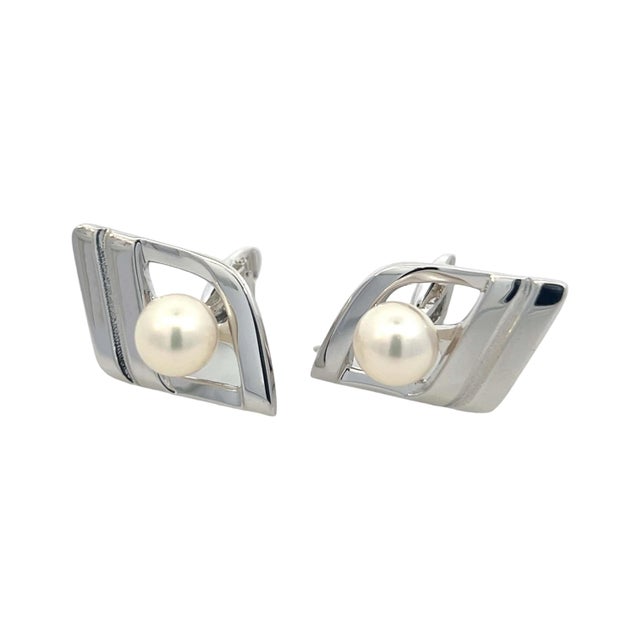 Mikimoto Estate Akoya Pearl Cufflinks Sterling Silver 7.50 mm M400 These elegant Authentic Mikimoto Estate Akoya pearl...