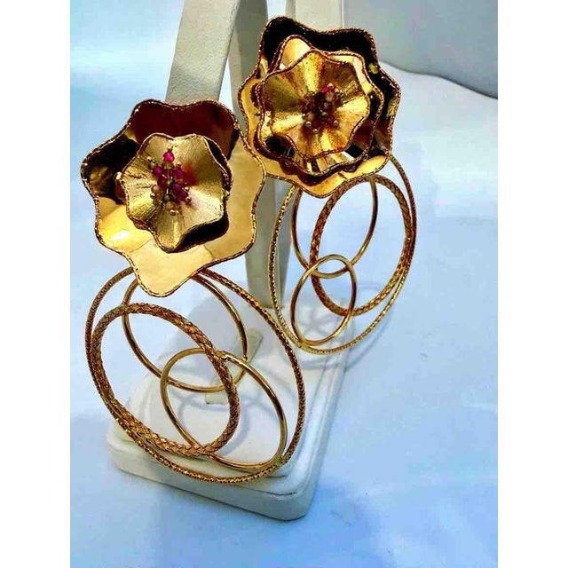 Vintage 18 Kt Yellow Gold Dangling Earrings, 31.5 Gm At the top, a beautiful large flower stud showcases a delicate...