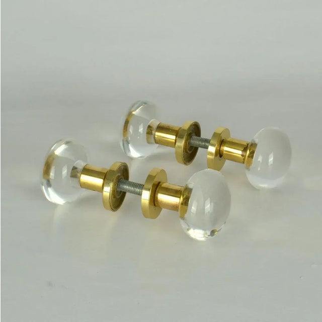 Double Round Push and Pull Door Knobs in Acrylic and Brass, Set of 2 For Sale - Image 4 of 8