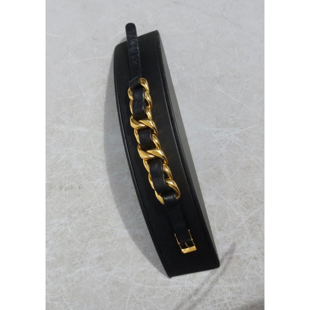 Chanel Vintage Chanel Leather and Gilt Metal Bracelet For Sale - Image 4 of 5
