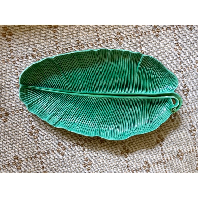 Bordallo Pinheiro Late 20th Century Large Majolica Banana Leaf Platter For Sale - Image 4 of 5