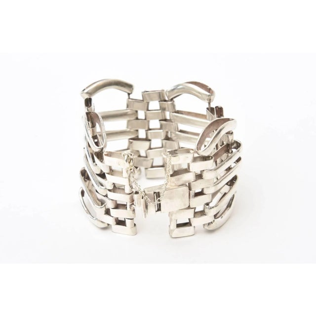 Modern Vintage Sterling Silver Modernist Sculptural Link Cuff Bracelet Hallmarked, 1970's For Sale - Image 3 of 9