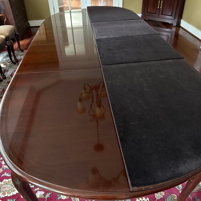 Early 1990’s Thomasville Oval Dining Room Table With 6 Chairs For Sale - Image 9 of 14