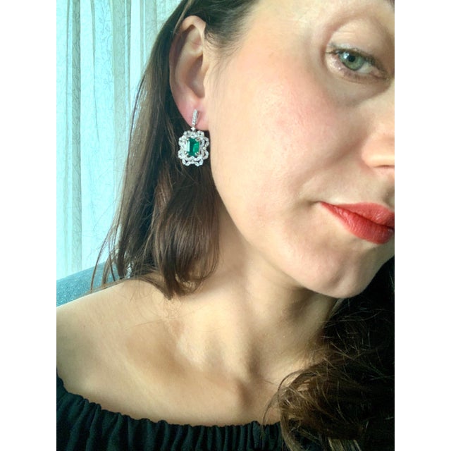 7 Carat Colombian Emerald Cut Emerald Diamond Hanging/Drop Earrings 18Karat Gold For Sale - Image 11 of 18