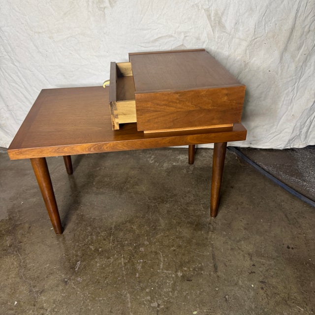American of Martinsville 1960s Merton Gershun for American of Martinsville Nightstands / Side Tables- A Pair For Sale - Image 4 of 8