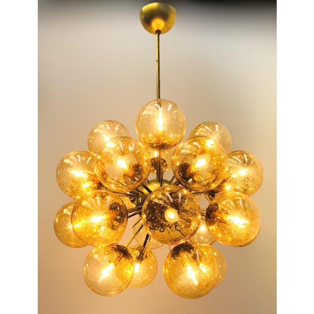 Italian 21st Century Ventiquattro Natural Brass Amber Bubbles Murano Sputnik Chandelier by Fabio LTD For Sale - Image 3 of 7