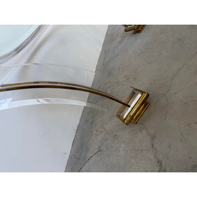 Glamorous Vintage Jeffrey Bigelow Style Lucite & Brass Sculptural Round Coffee Table With Glass Insert For Sale - Image 10 of 12