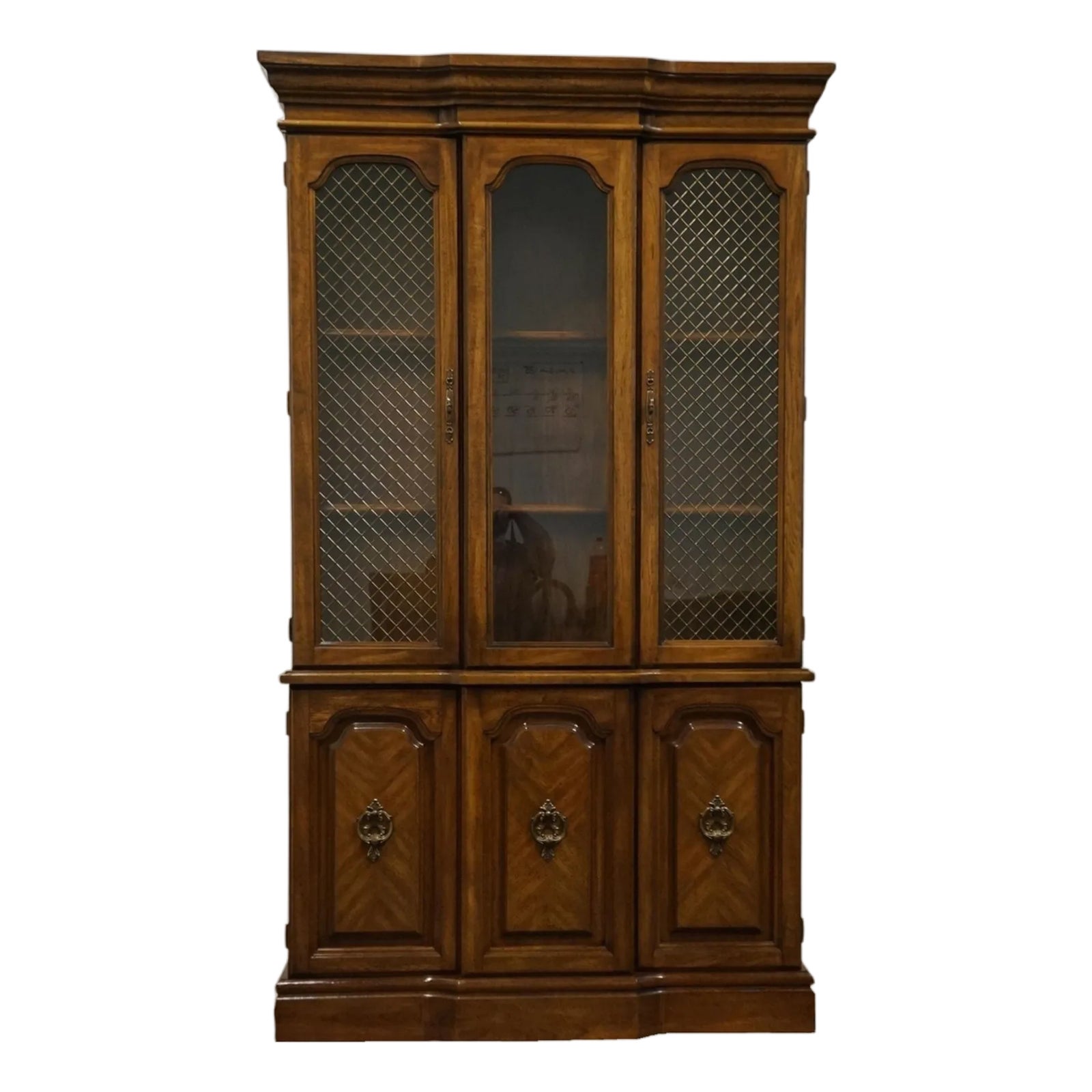 Singer Furniture Solid Pecan Italian Mediterranean Style 44