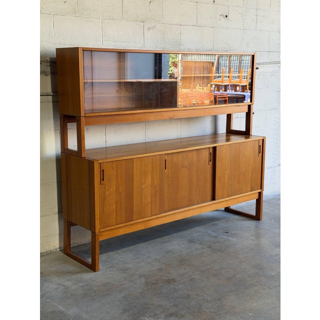 Mid Century Modern Danish Teak Hutch Credenza Display Cabinet 2 Piece 1960s For Sale In Los Angeles - Image 6 of 11