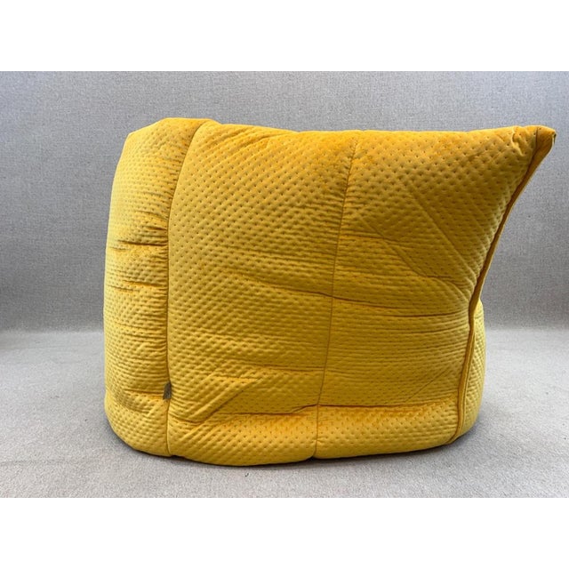 Set of Vintage Armchair and Ottoman in Yellow Brigantin from Ligne Roset For Sale - Image 15 of 18