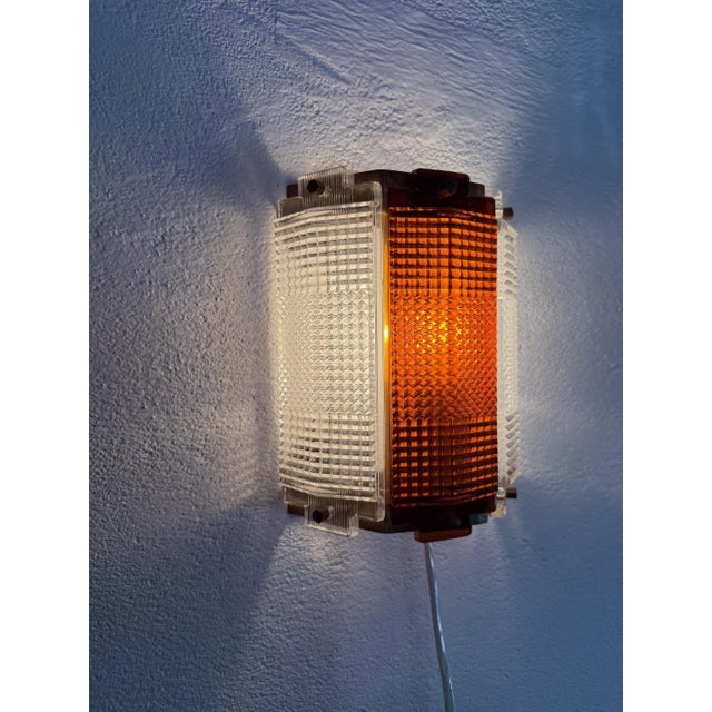 1980s Wall Lamp in Brass and Amber Crystal Glass by Wiktor Berndt for Flygsfors, Sweden, 1960s For Sale - Image 5 of 5