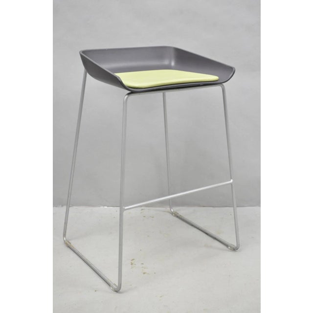 Modern Turnstone by Steelcase Metal Scoop Barstool Stool W/ Green Cushion - Set of 3 For Sale - Image 3 of 15