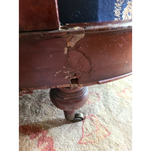 Wood Early 19th Century English Regency "Méridienne" Polished Mahogany Reupholstered in Blue & Gold Damask For Sale - Image 7 of 11