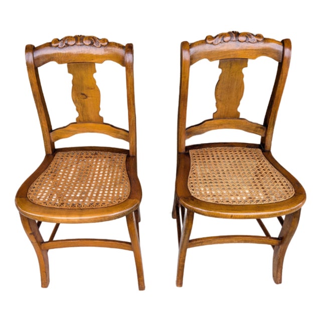 Early 19th Century Antique Federal Period Birds Eye and Tiger Maple Chairs (Set of Two) For Sale
