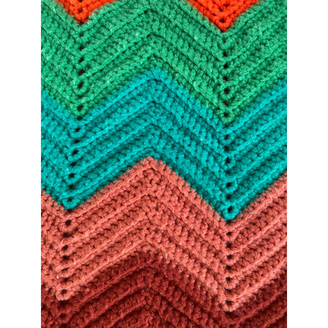 1970s Vintage 1970s Multicolor Chevron Crocheted Throw Blanket For Sale - Image 5 of 7