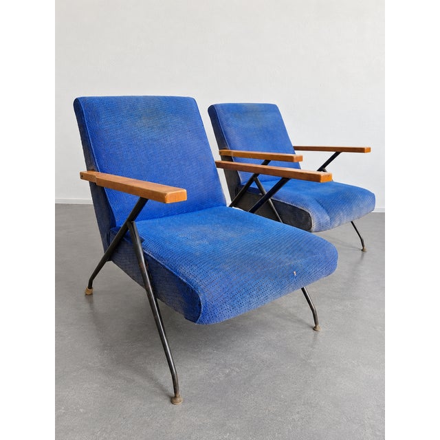 Pair of Vintage Mid-Century Modern Armchairs - 1950s. Stunning pair of original lounge chairs from the 1950s/1960s in...