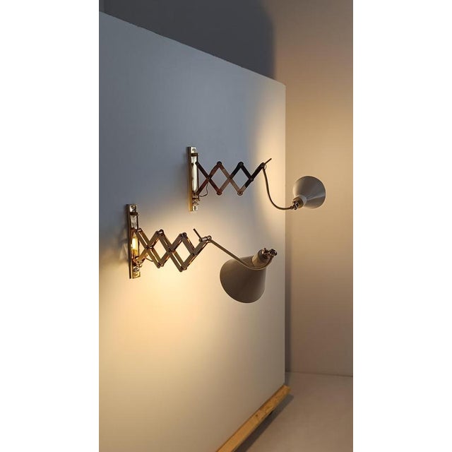 Vintage Italian Adjustable Wall Light in Brass and Creamy White Metal, 1950s For Sale - Image 10 of 18