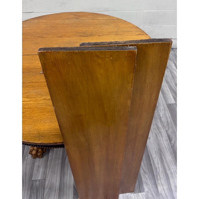 Victorian Antique Victorian 48 Inch Round Tiger Oak Claw Foot Pedestal Dining Table For Sale - Image 3 of 15
