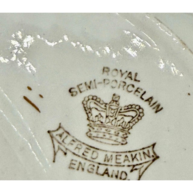 Late 19th Century Victorian English Alfred Meakin Crescent Semi-Porcelain Bone Dishes With Scalloped Rims, Gold Trim, Floral Pattern - Pair For Sale - Image 11 of 12