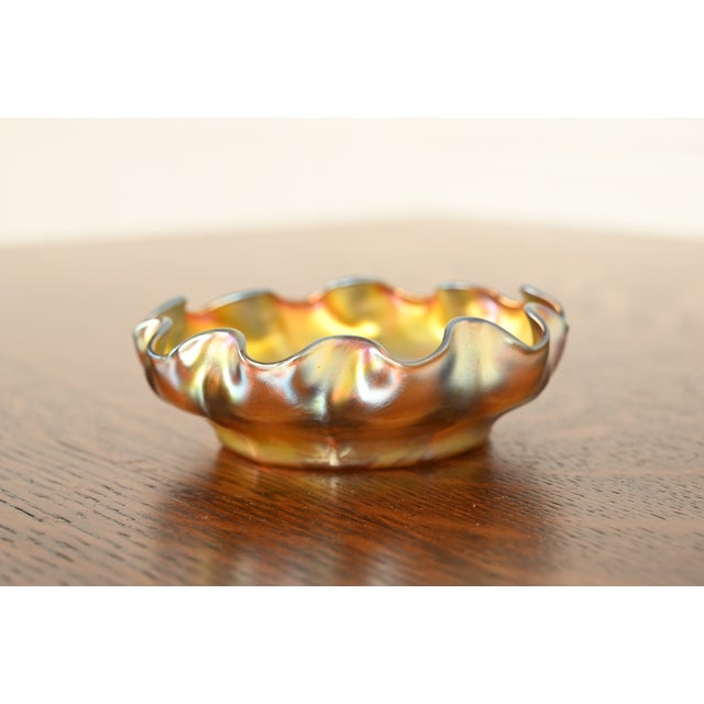 Louis Comfort Tiffany Favrile Iridescent Art Glass Scalloped Bowl For Sale - Image 12 of 12