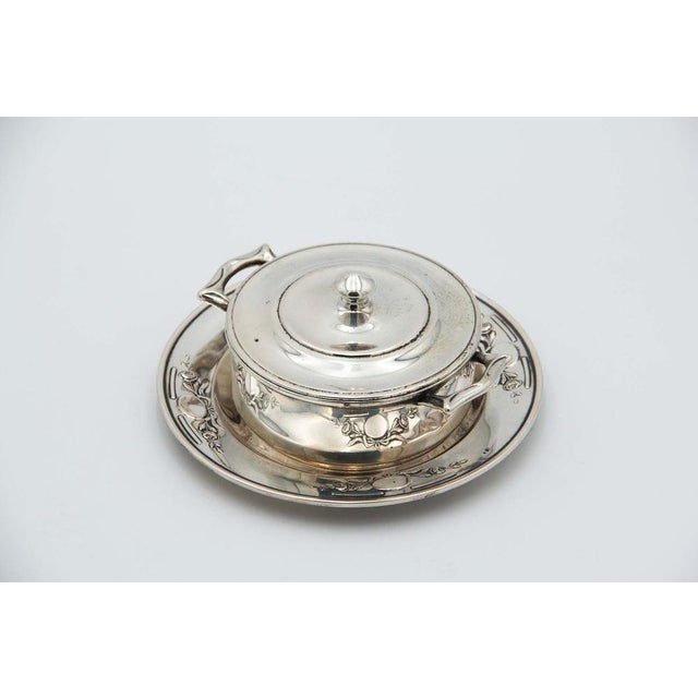 Plain Silver Pot with Raised Plate For Sale - Image 3 of 3