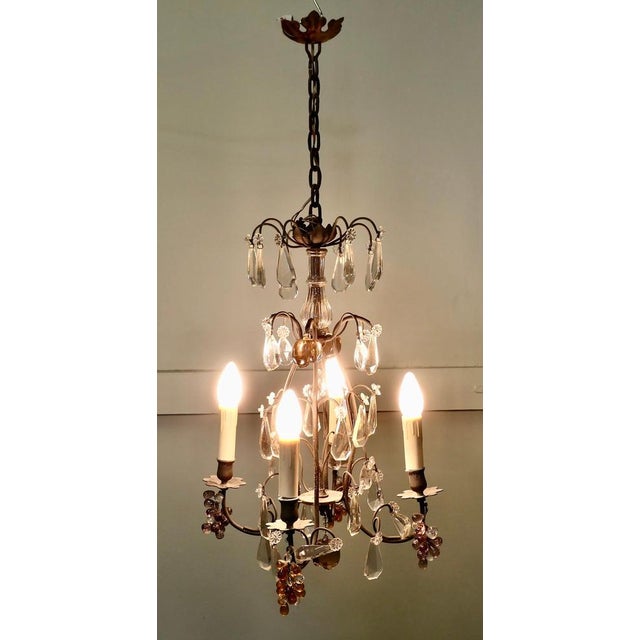 French Chandelier with Crystal Amber and Mauve Fruits, 1900 For Sale - Image 6 of 8