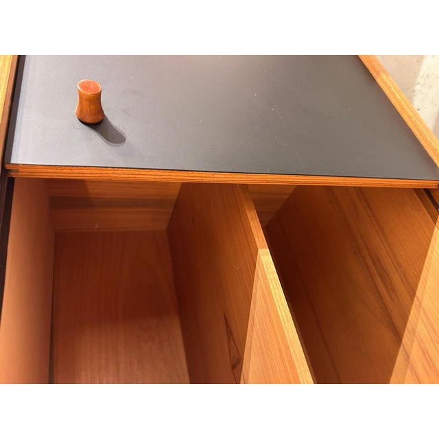 Light Wood Sideboard with Contrasting Black Panels, 1975 For Sale - Image 3 of 6
