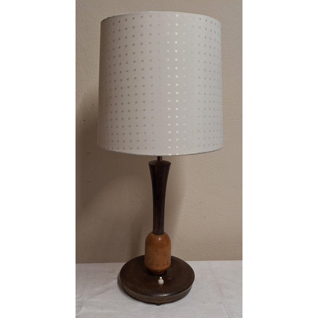 German Art Deco Table Lamp in Turned and Stained Maple, 1930s, in Very Good conditions. Designed 1920 to 1949 European...