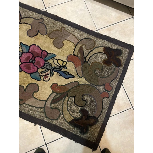 Textile Antique c.1900s American Hand-Hooked Rug, Roses & Acanthus Scrolls, Folk Art, 2'6" X 4'3" (79cm X 131cm) For Sale - Image 7 of 8