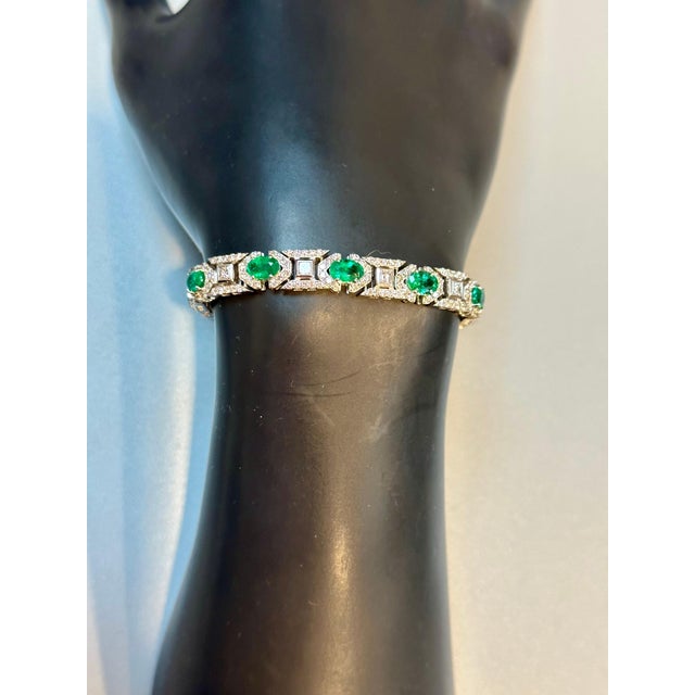 Natural Zambian Emerald Tennis Bracelet with Diamonds and 18k Gold For Sale In New York - Image 6 of 18