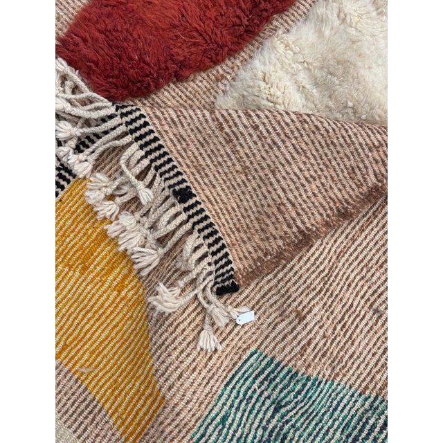 Moroccan Mrirt Rug in Handwoven Abstract Wool, 2010s For Sale - Image 11 of 13