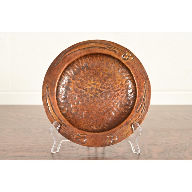 Roycroft Style Arts & Crafts Period Hammered Copper Plate or Tray, Circa 1910 For Sale - Image 13 of 13