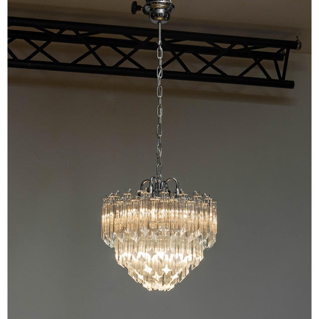 Venini Chrome Tiered Chandelier with 91 Clear Triedri Murano Crystals, Italy, 1980s For Sale - Image 3 of 5