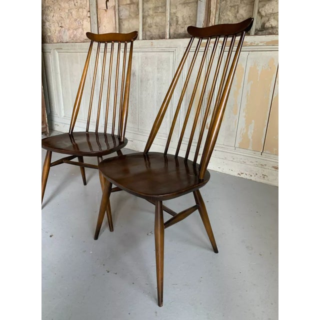 Set of 2 Ercol Goldsmith chairs, good condition despite some wear on the top of the backrests I have official proof of...