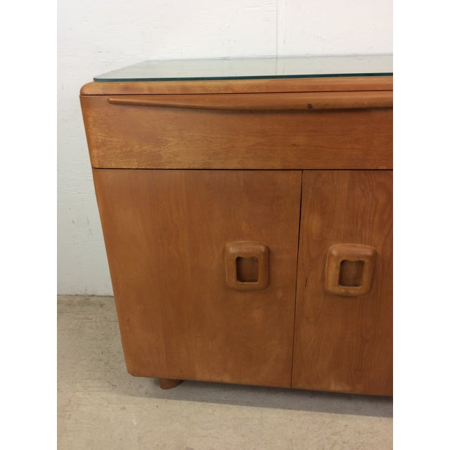 Wood Mid Century Modern Compact Credenza by Heywood Wakefield For Sale - Image 7 of 12