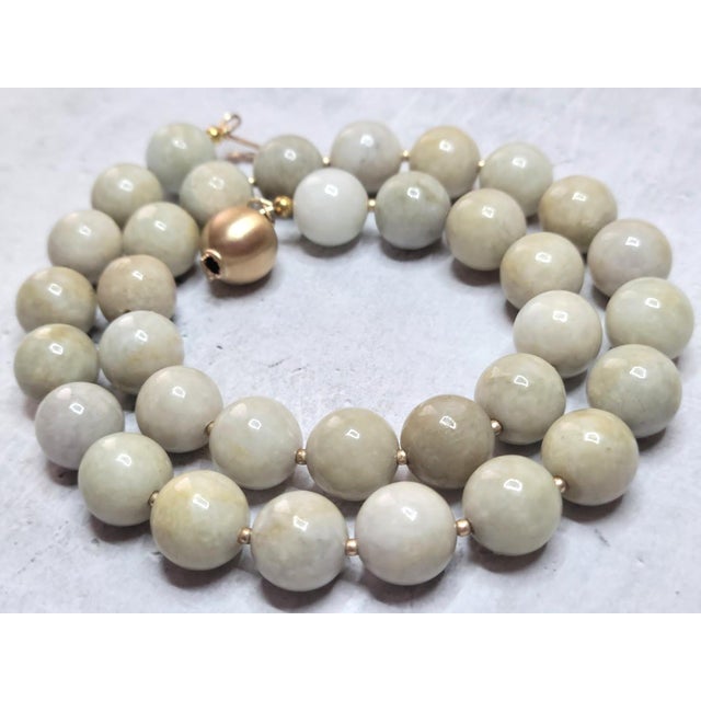 Art Deco Vintage Qing Dynasty Jade Bead Necklace With 14k Gold Clasp, 18" For Sale - Image 3 of 8