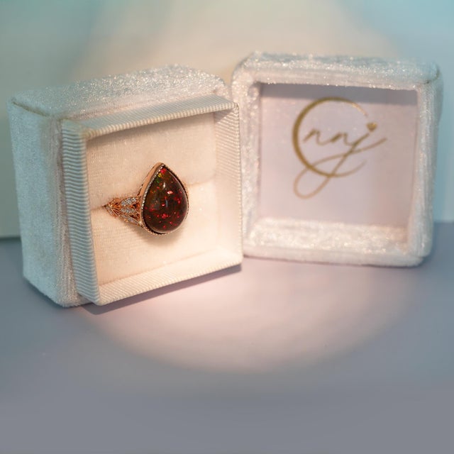 Modern 6.2ct Ethiopian Black Opal Ring With Natural Diamonds Accents: Solid 14k Gold, Size 6.75 For Sale - Image 3 of 11