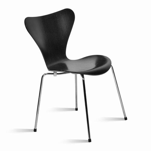 The famous Series 7™ chair (model 3107) was designed by Danish designer Arne Jacobsen in 1955 exclusively for the Fritz...