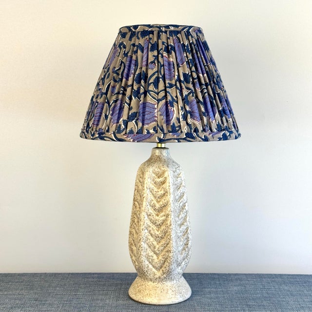 1950s Mid Century Modern Ceramic Lamp With Custom Gather Pleated Shade For Sale - Image 4 of 4