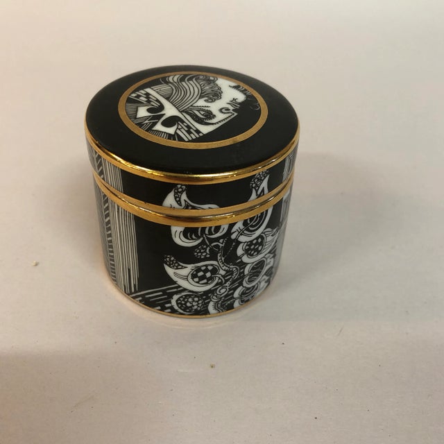 Folk Art Late 20th Century Hollohaza Szasz Porcelain Lid Box For Sale - Image 3 of 6