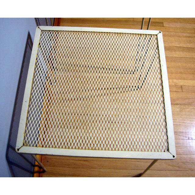 Mid-Century Modern 1950s Salterini Hairpin Nesting Patio Side Tables in Wrought Iron, Attributed - Set of 2 For Sale - Image 3 of 8