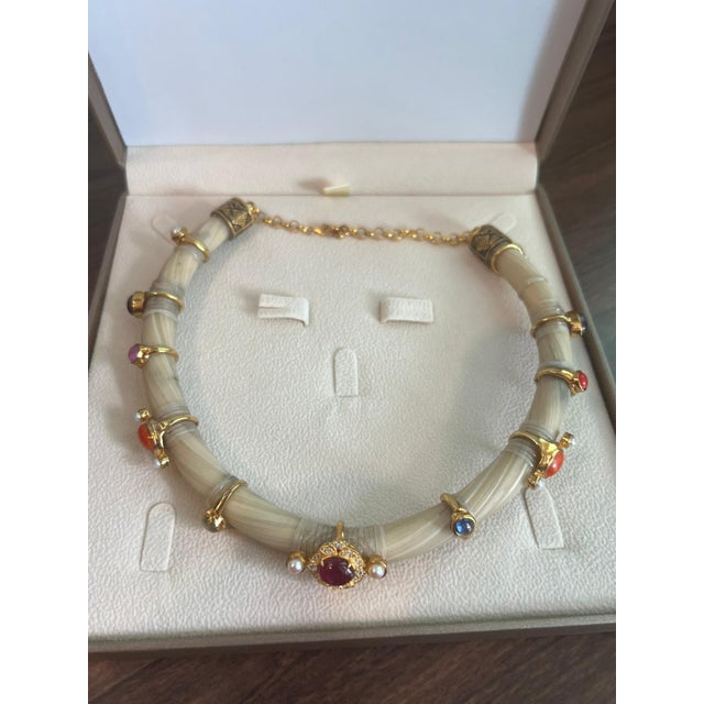 Late 20th Century Bochic “Capri” Ruby & Multi Color Sapphire Choker Set In 18K Gold & Silver For Sale - Image 5 of 9