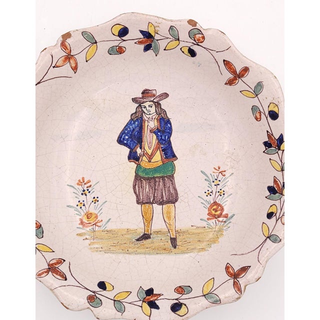 Ceramic Pair of Quimper Plates, France, 19th Century For Sale - Image 7 of 9
