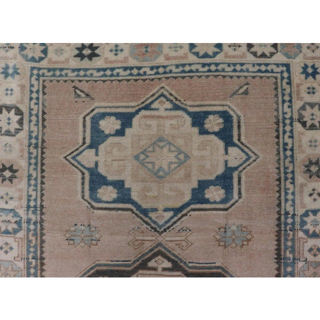 Vintage Turkish Oushak Rug With Soft Beige and Blue Medallion Patterns 4'9 X 7'6 For Sale In Atlanta - Image 6 of 10