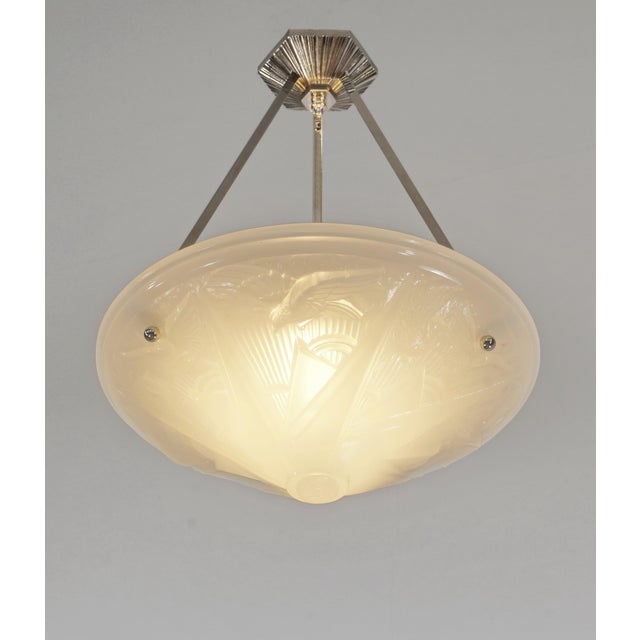 Hettier & Vincent 1930s Opalescent French Art Deco Pendant Light by Hettier Vincent & Hanots For Sale - Image 4 of 15